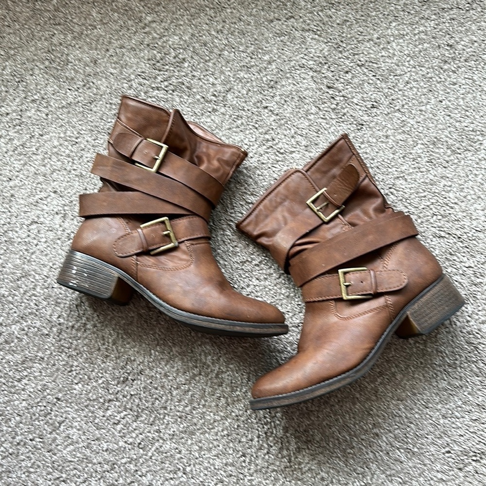 Brown Mid-Calf Buckle Strap Women's Boots
